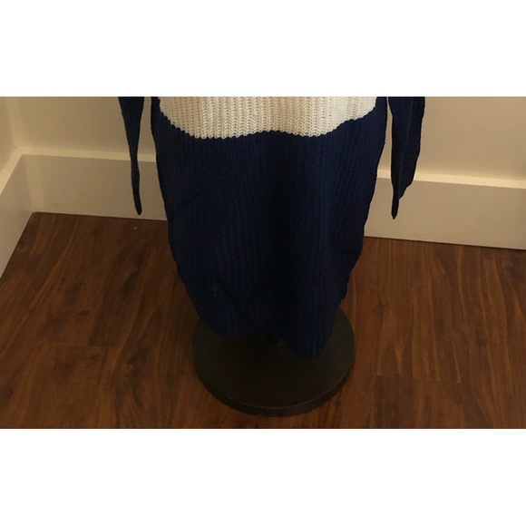 Blue Color Block Sweater - Picture 3 of 9